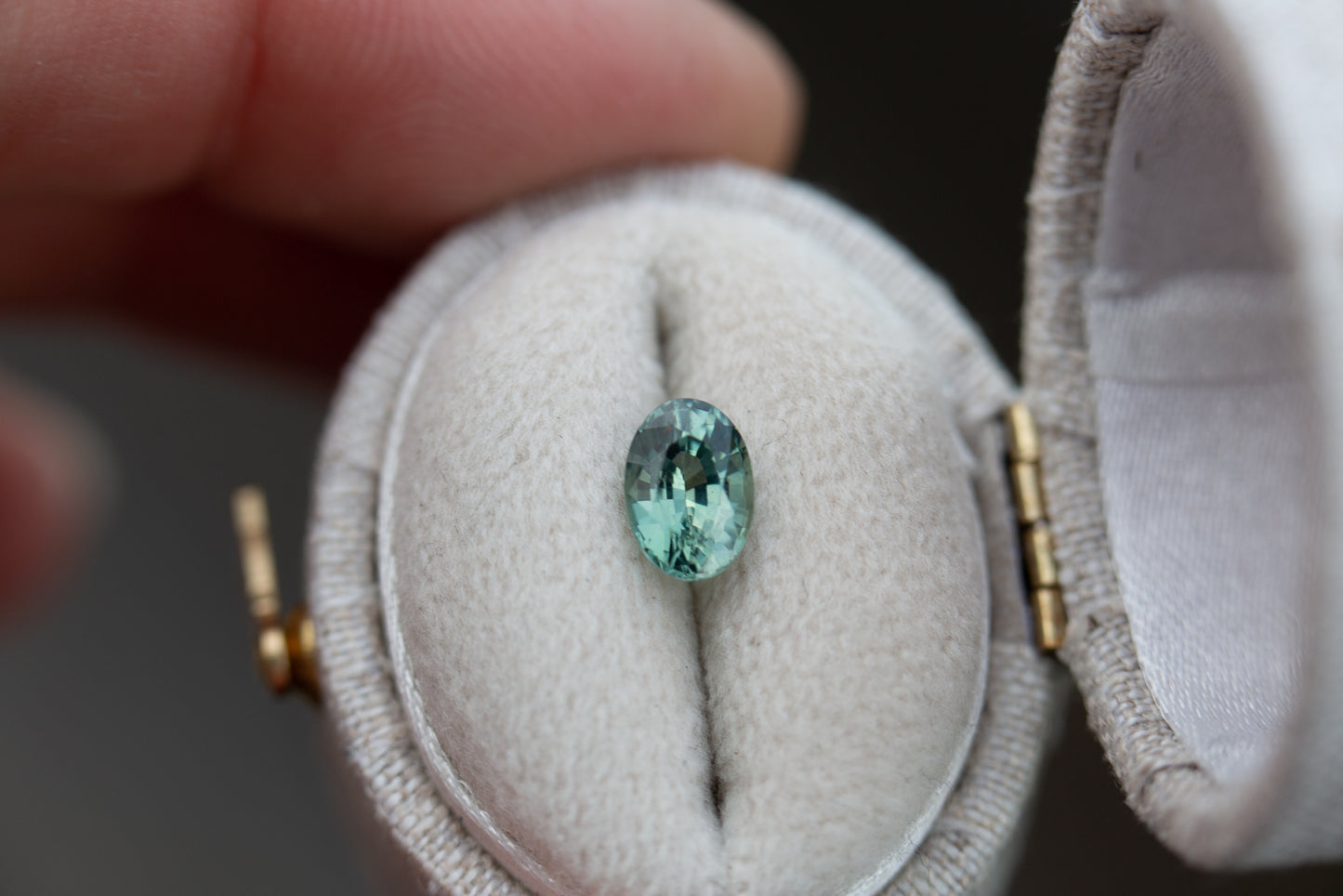 1ct oval teal green sapphire