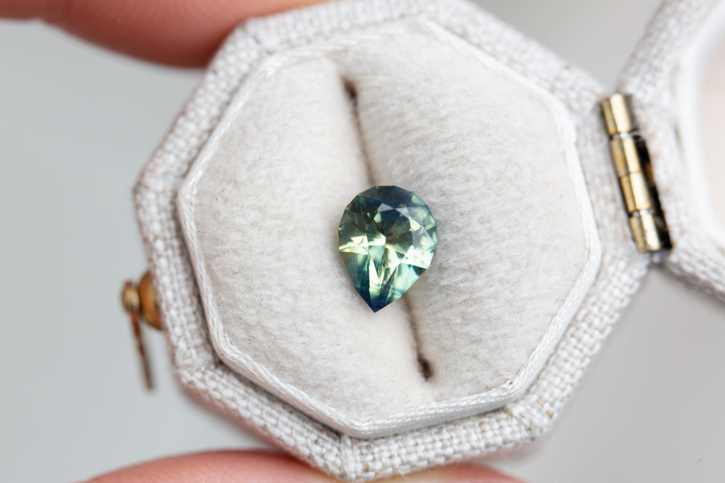 Load image into Gallery viewer, 1.53ct pear teal yellow green sapphire
