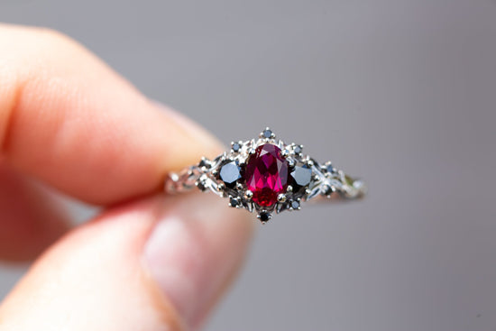 Load image into Gallery viewer, Briar rose three stone with round side stones (setting only)
