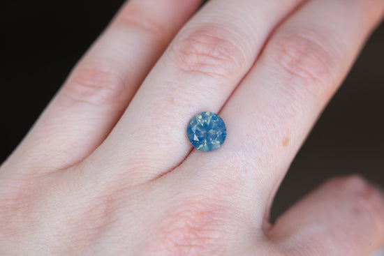 Load image into Gallery viewer, 2.73ct round rare opalescent blue sapphire
