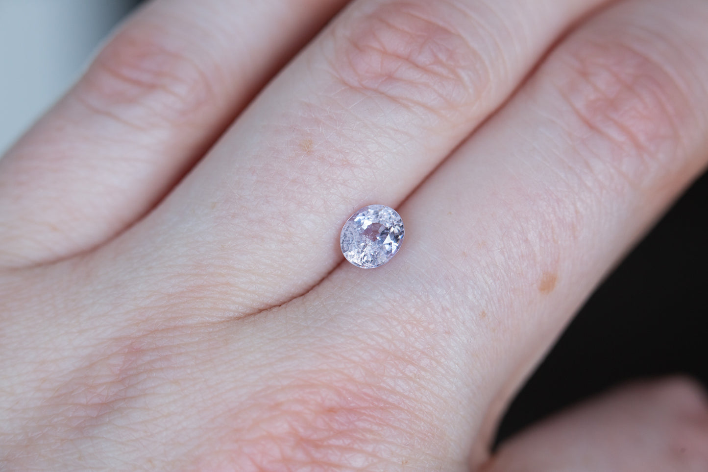 Load image into Gallery viewer, 1.15ct oval light pink lavender sapphire
