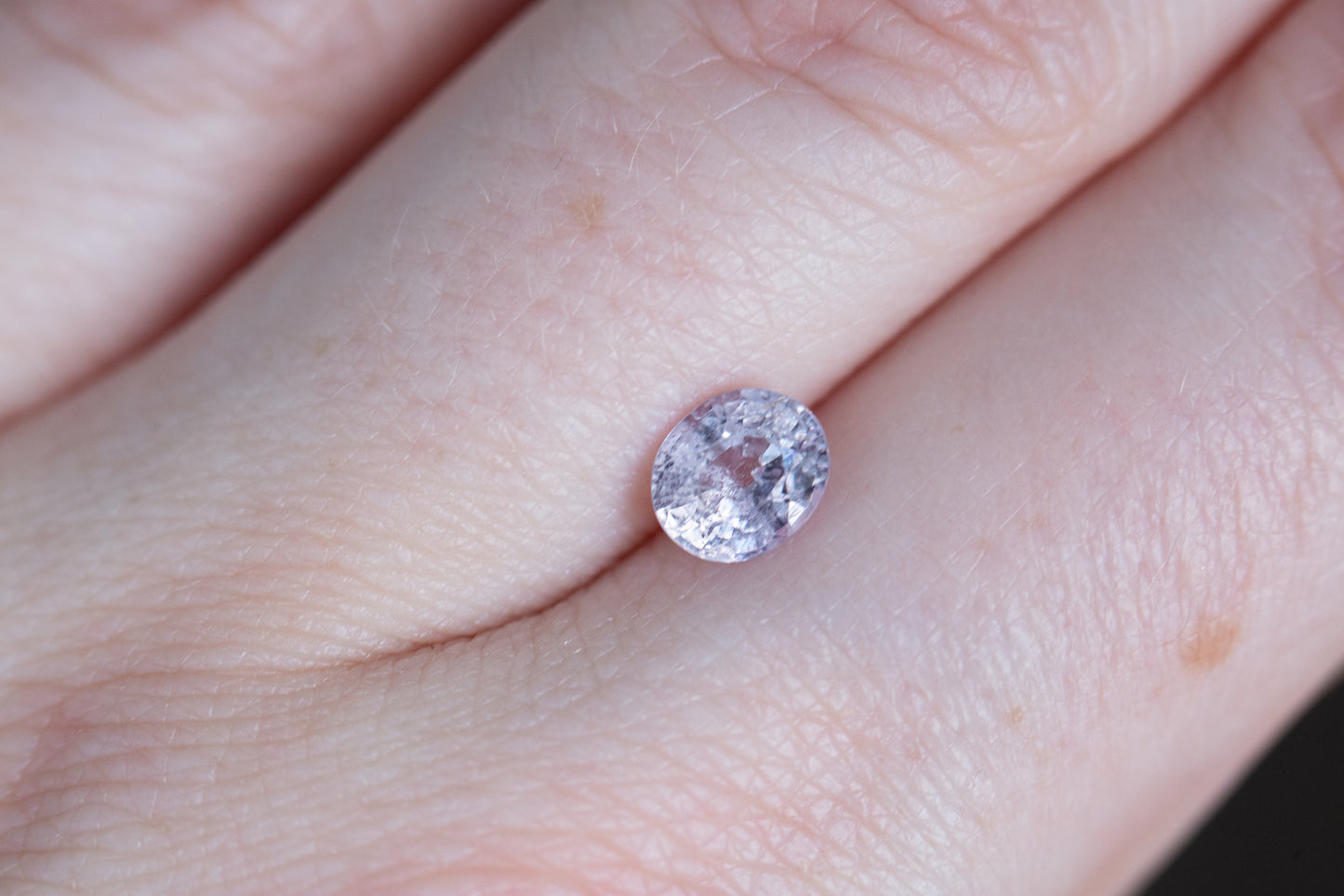 Load image into Gallery viewer, 1.15ct oval light pink lavender sapphire
