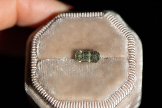 Load image into Gallery viewer, 1.5ct light green Sri Lankan sapphire
