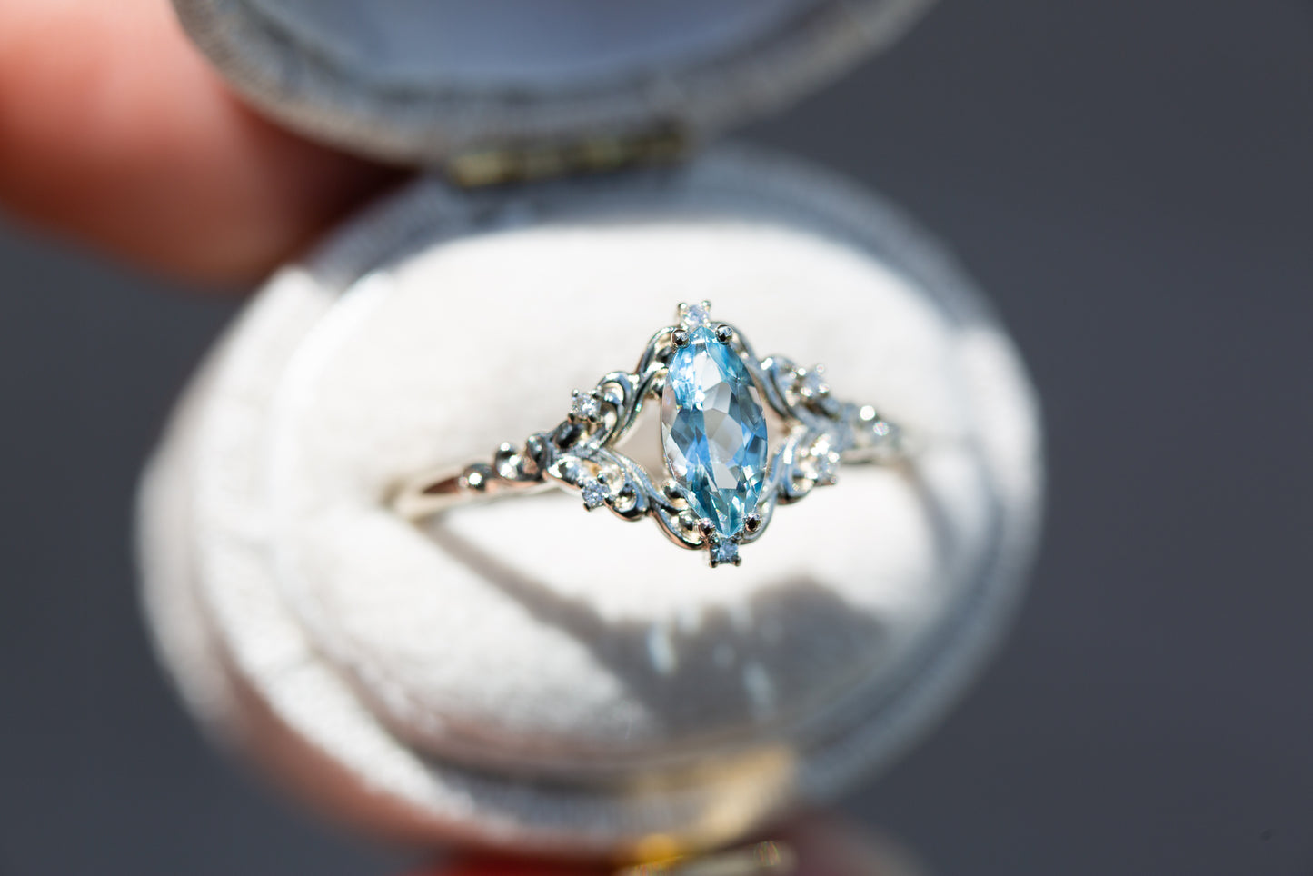 Load image into Gallery viewer, Aurora setting with marquise aquamarine

