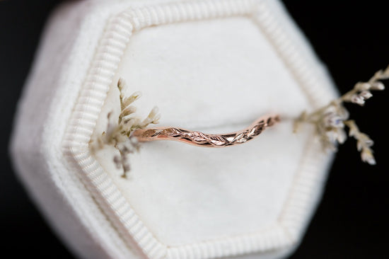 Curved leaf wedding band, 14k gold wedding ring