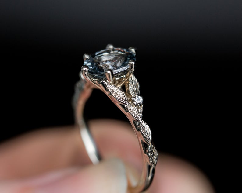 Load image into Gallery viewer, Oval grey spinel leaf ring

