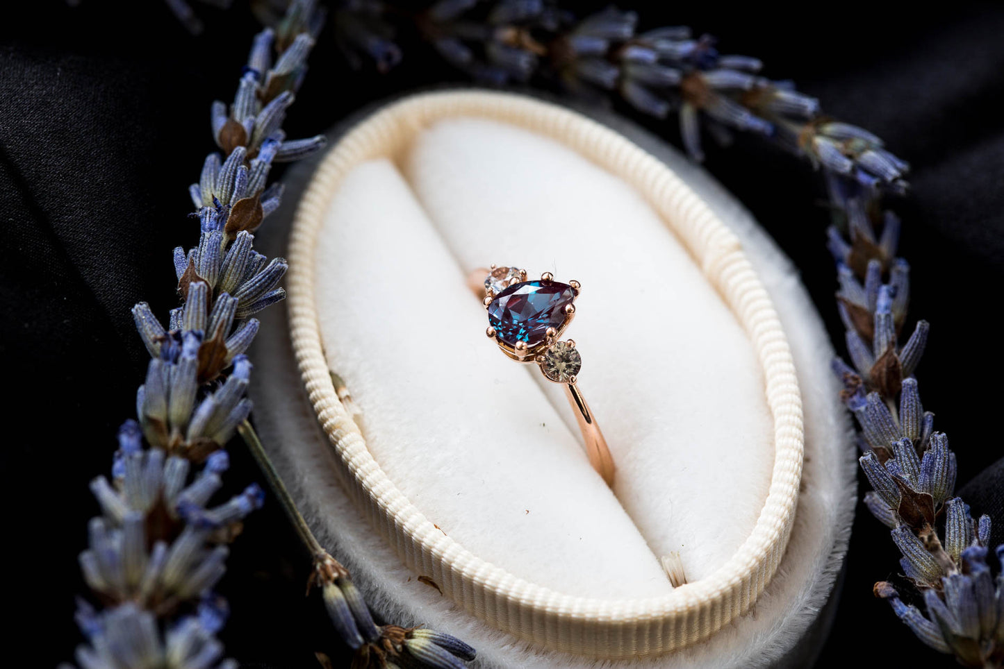 Load image into Gallery viewer, Pear alexandrite and sapphire three stone engagement ring
