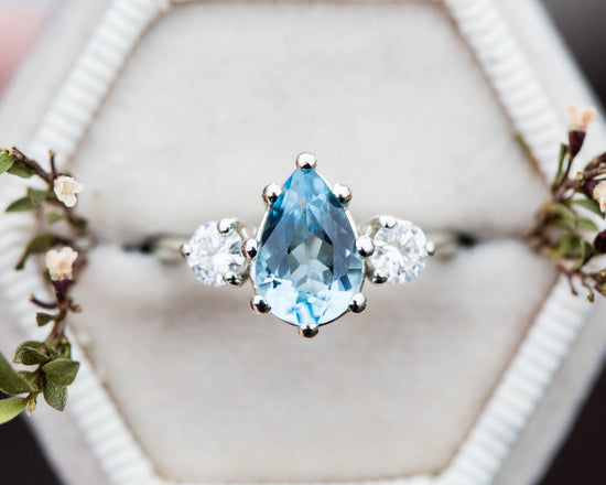 Aquamarine Engagement Rings: Why Are They Increasingly Popular? | Dracakis  Jewellers